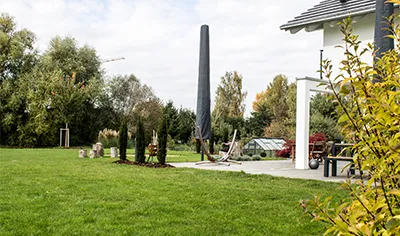 Gabionenzaun mit Natursteinfüllung